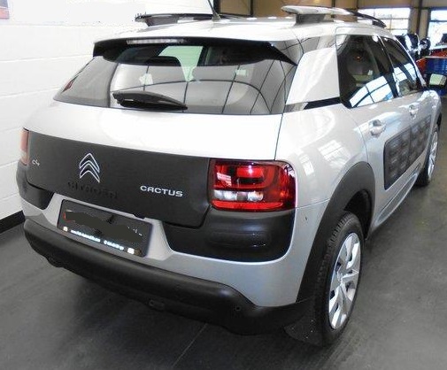 Left hand drive CITROEN C4 CACTUS Feel BlueHDI 100 S/S 